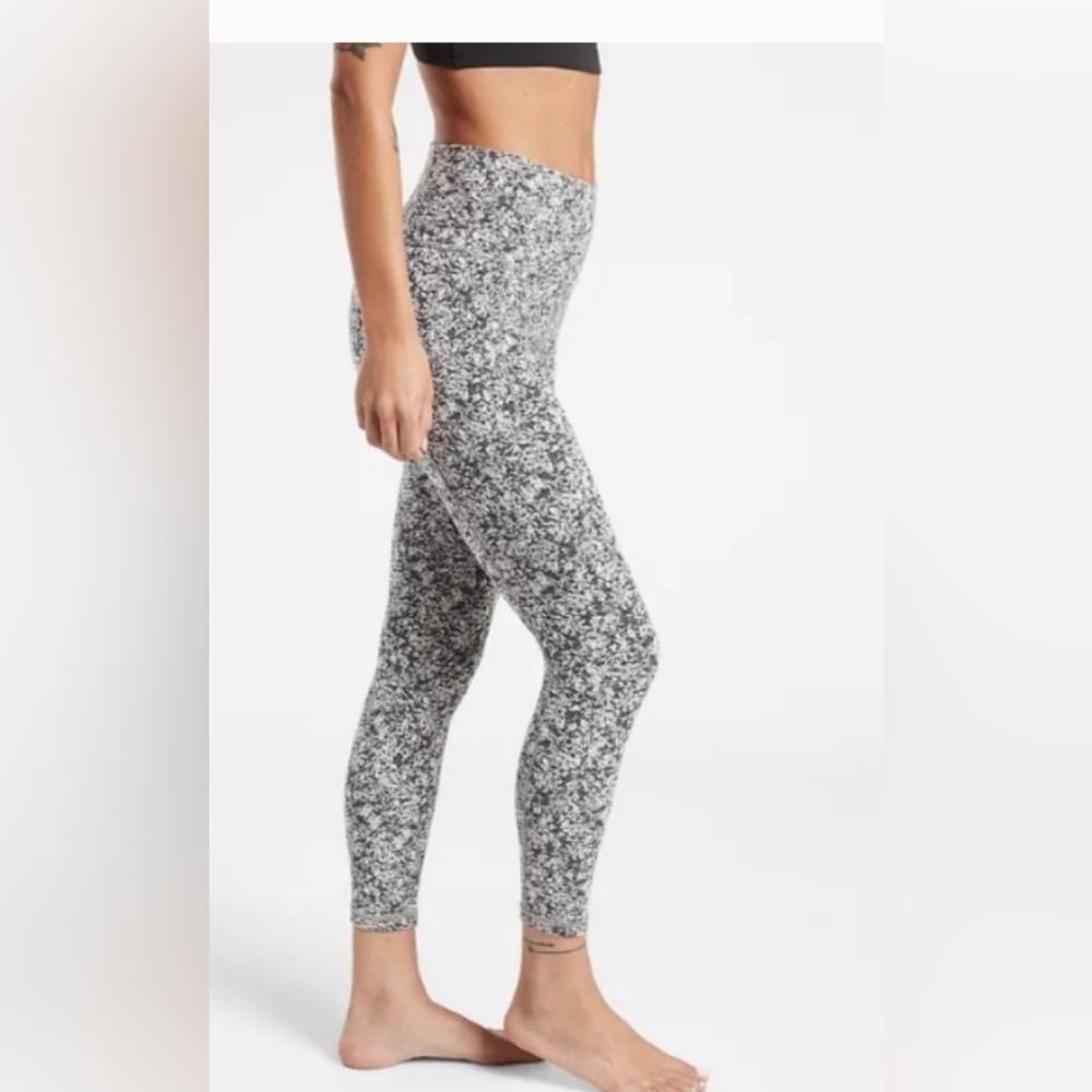 Athleta Salutation Stash Pocket II 7/8 Tight - Moonflower Black Size L Yoga - Picture 10 of 10